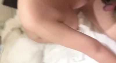 露脸很美的大奶少妇，背着老公戴绿帽偷情！