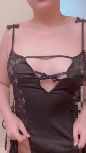 浴室玩耍之湿身扇奶淋浴头冲阴蒂＋肛塞后入